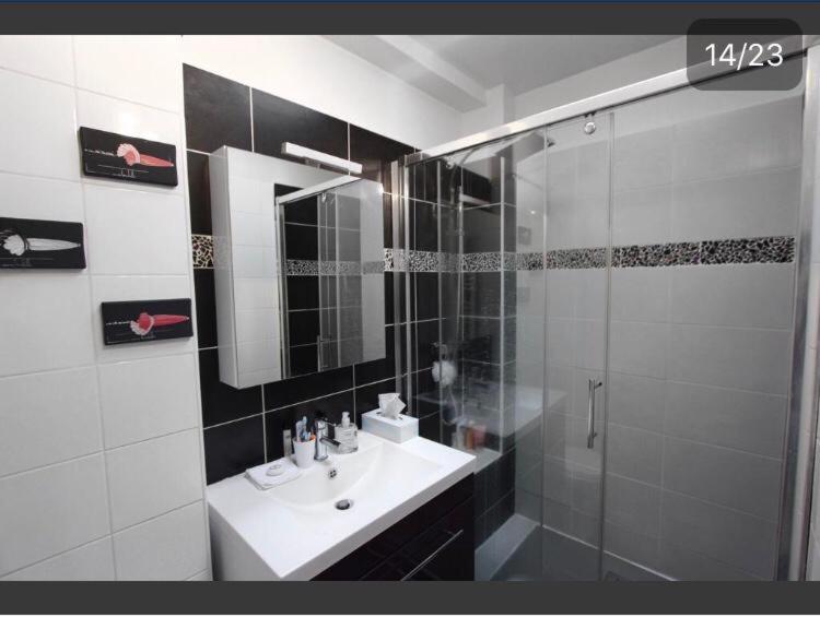 Appartement Petit havre de paix de 27m2 à Montmartre à Paris Extérieur photo